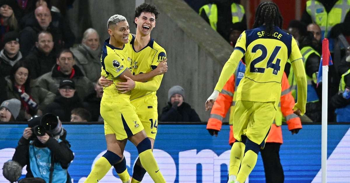 Archie Gray Goal Lifts Spurs Past Palace